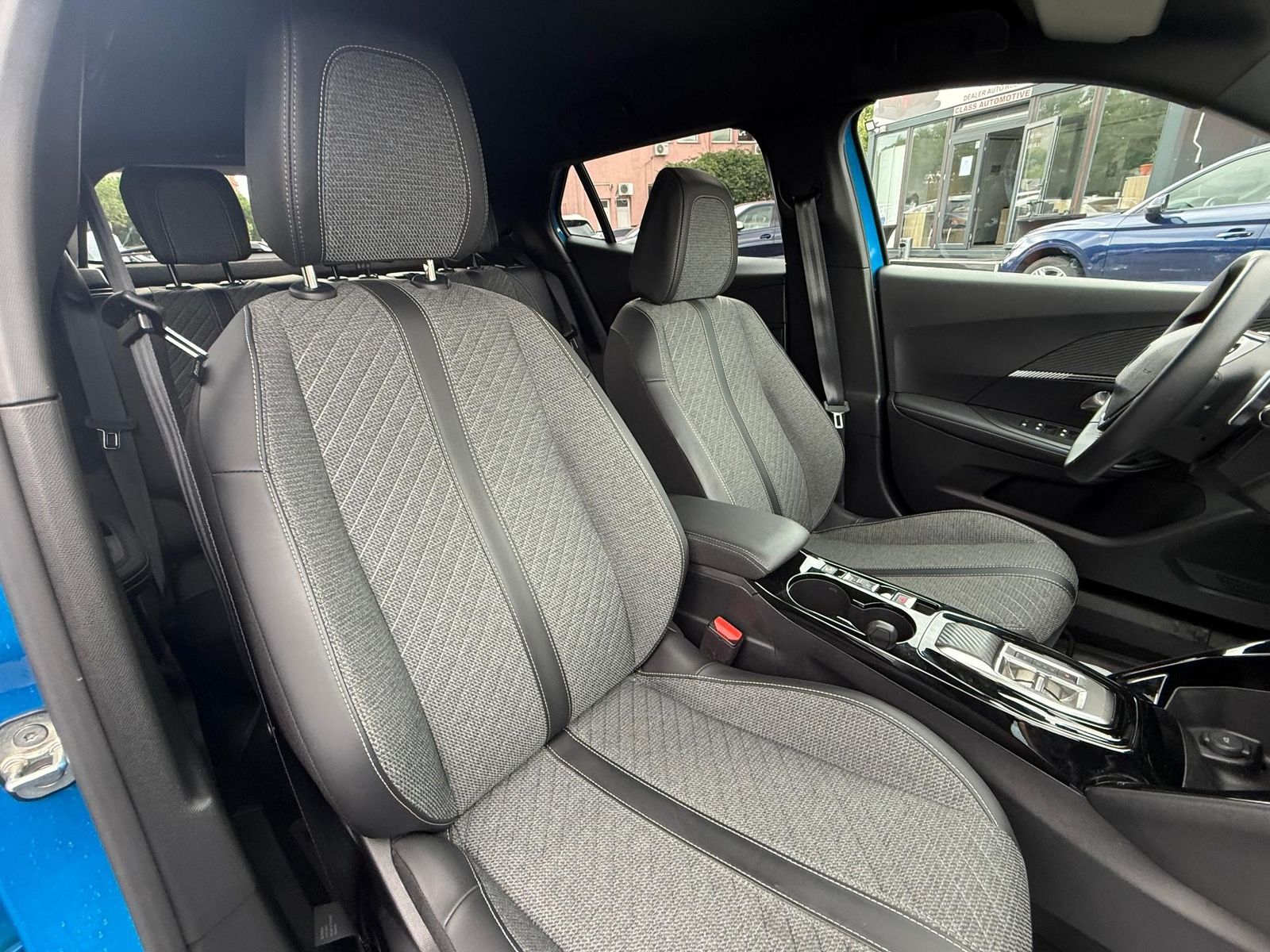 Peugeot 2008 1.2 Automat 130CP - Primul Proprietar 1.2 automat 130 CP - foto 12
