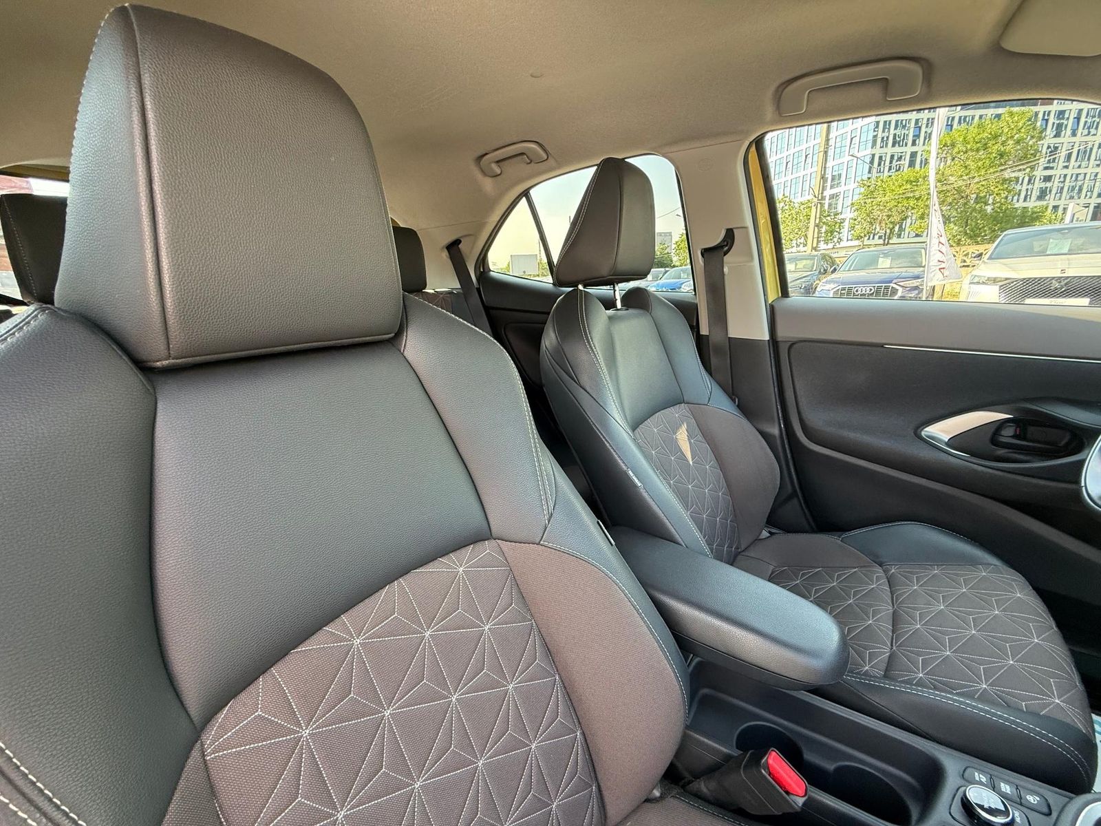 Toyota Yaris Cross 4x4 - Full Hybrid - foto 21