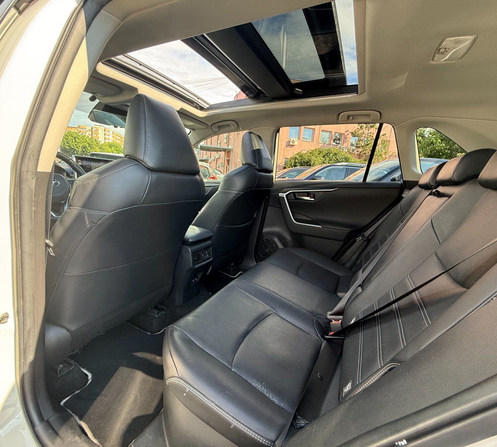 Toyota RAV 4 2021 - foto 8