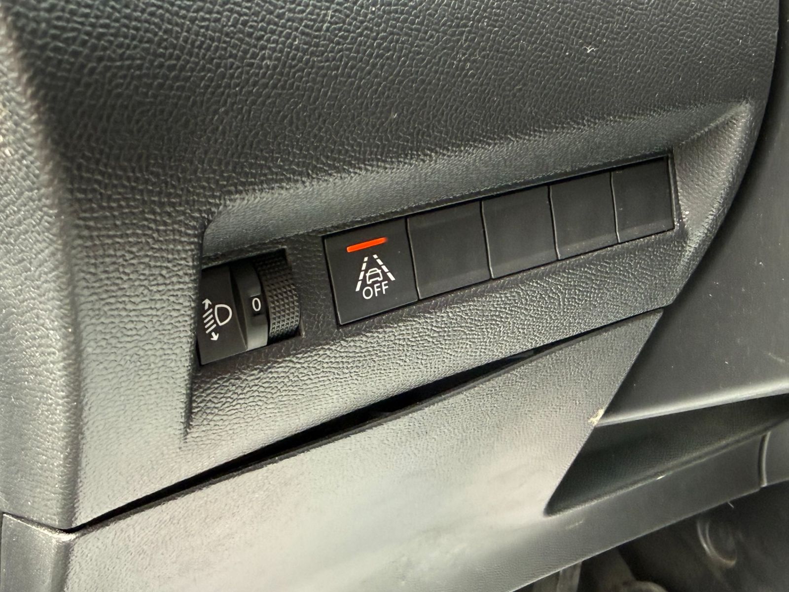 Peugeot 2008 2023 1.2 automat 130 CP Allure - foto 10