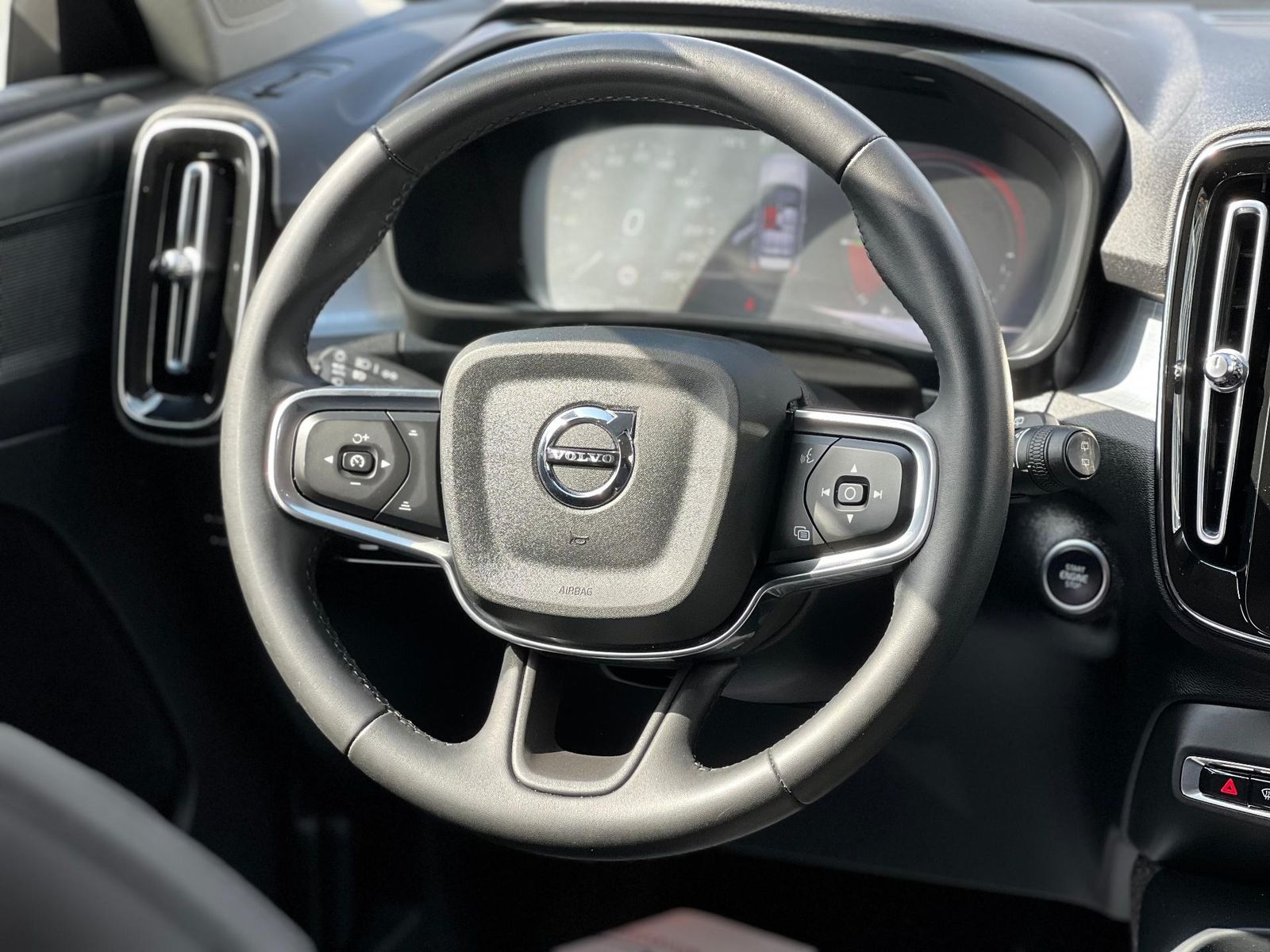 Volvo XC40 2021 Recharge T4 Twin Engine AT7 Inscription Expression - foto 7