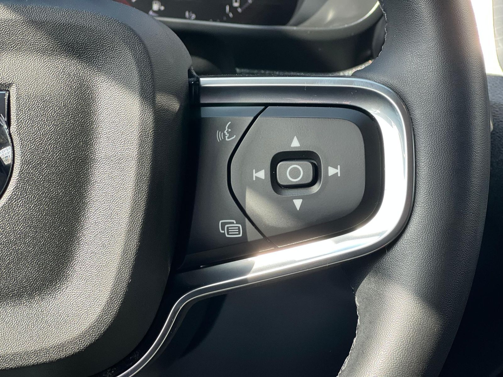 Volvo XC40 2021 Recharge T4 Twin Engine AT7 Inscription Expression - foto 12