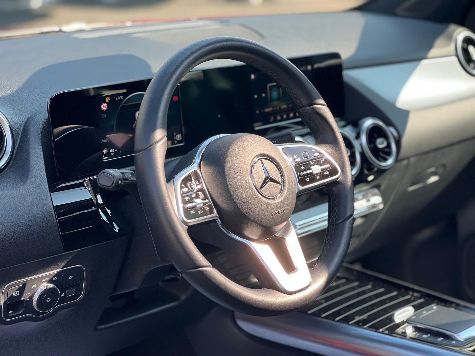 Mercedes-Benz GLA Clasa GLA 2023 200d 4Matic - foto 8