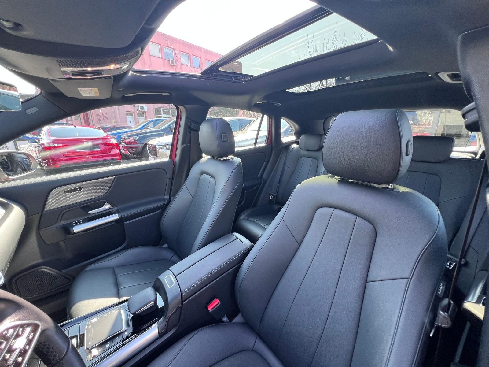 Mercedes-Benz GLA Clasa GLA 2023 200d 4Matic - foto 13