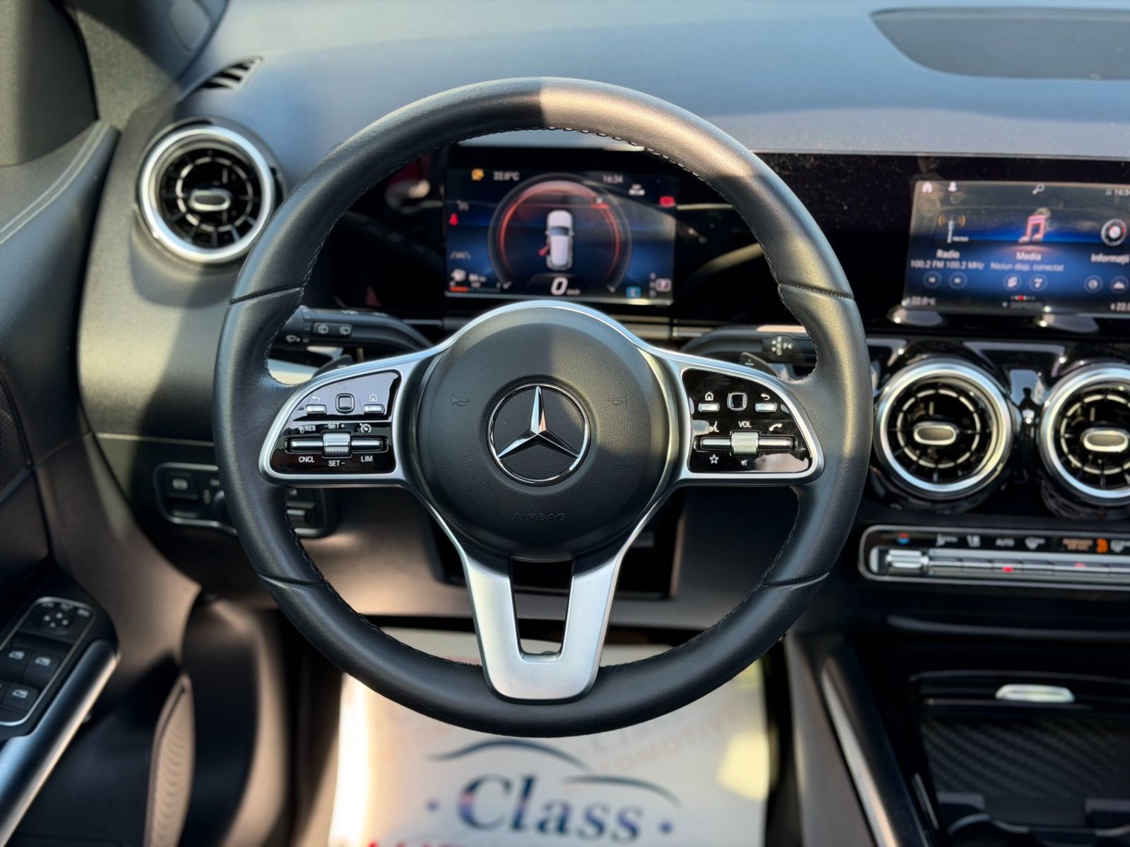Mercedes-Benz GLA Clasa GLA 2023 200d 4Matic - foto 16