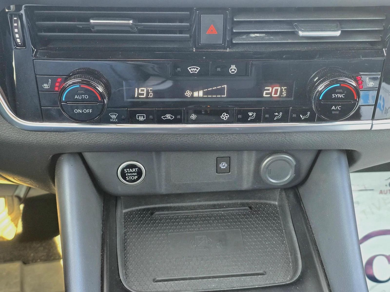 Nissan Qashqai 1.3 MHEV - 157 CP 2024 - foto 16