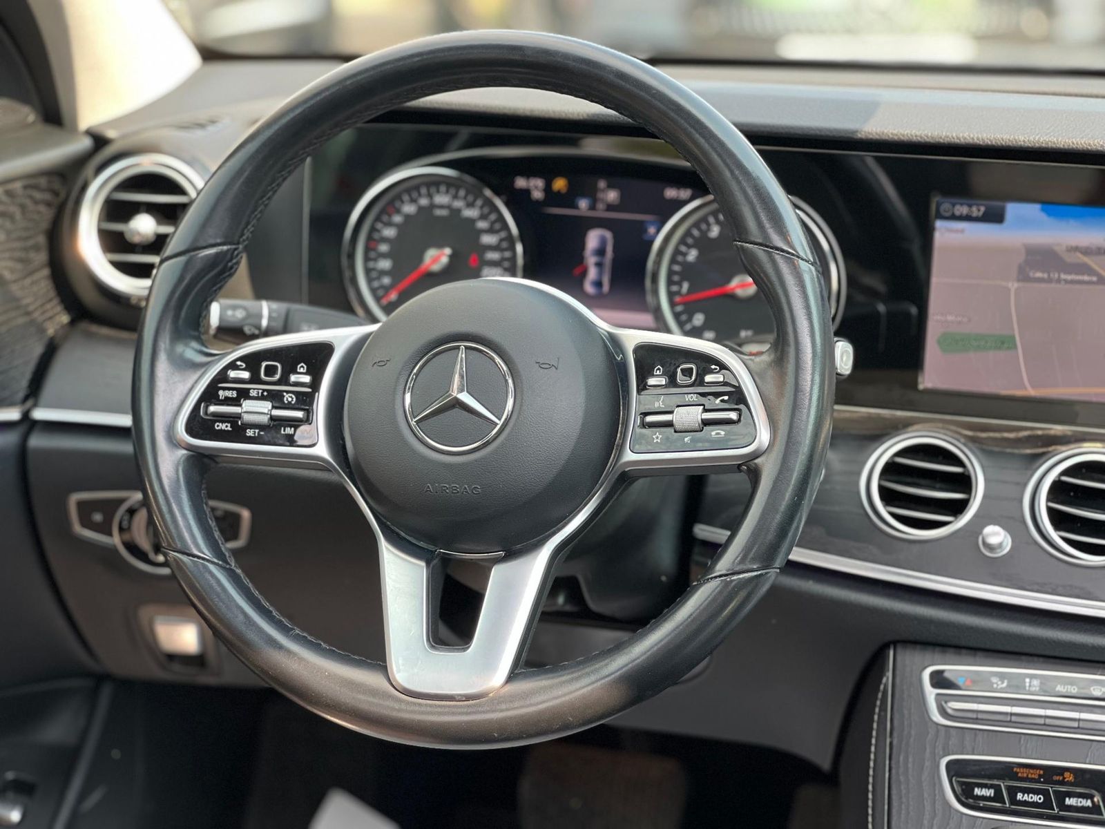 Mercedes-Benz Clasa E 2018 200 4MATIC - foto 17