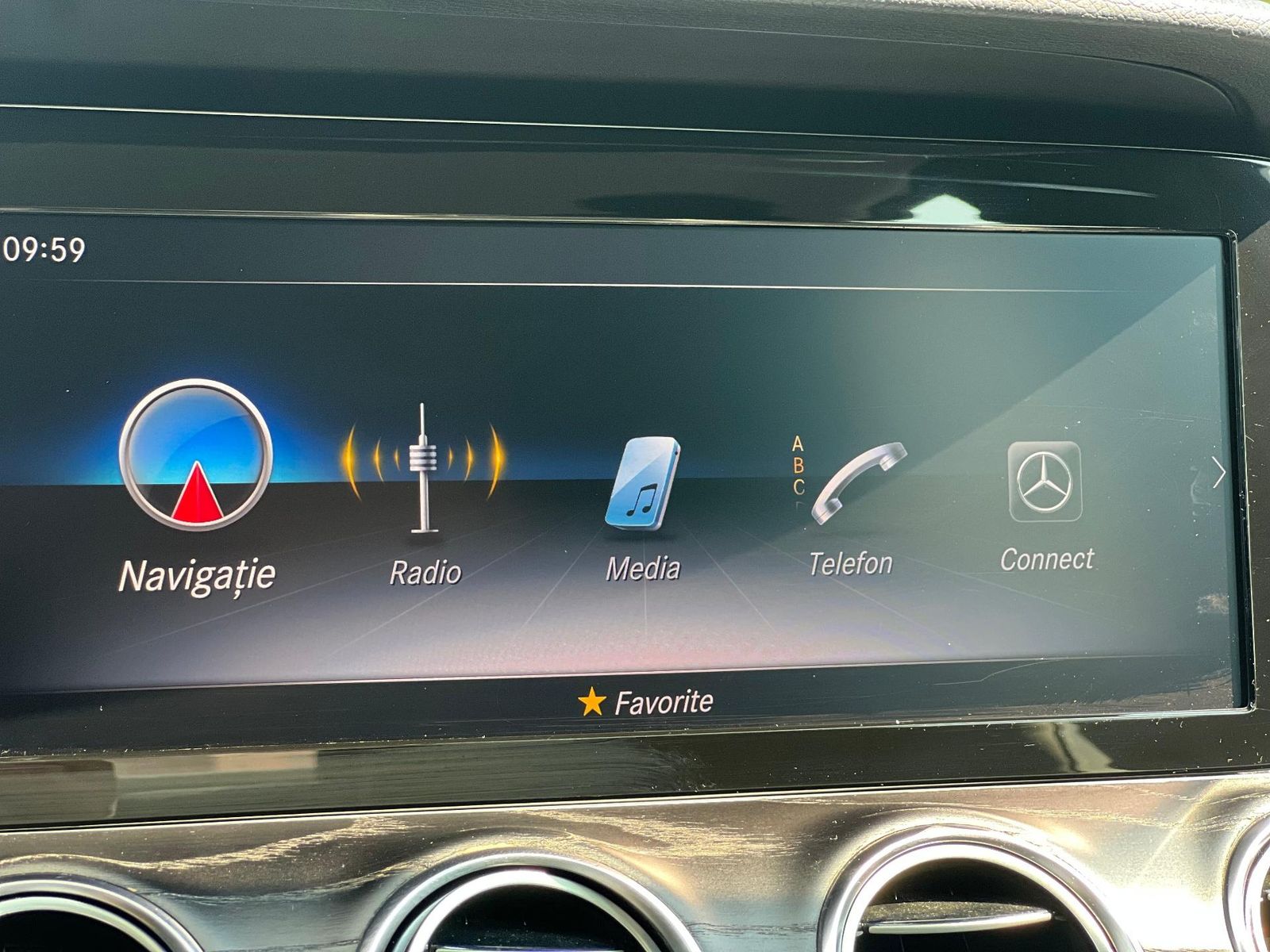 Mercedes-Benz Clasa E 2018 200 4MATIC - foto 24