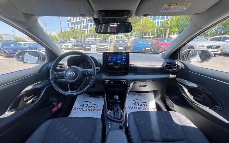 Toyota Yaris 2025 1.5 VVT-i HSD Dynamic - foto 4