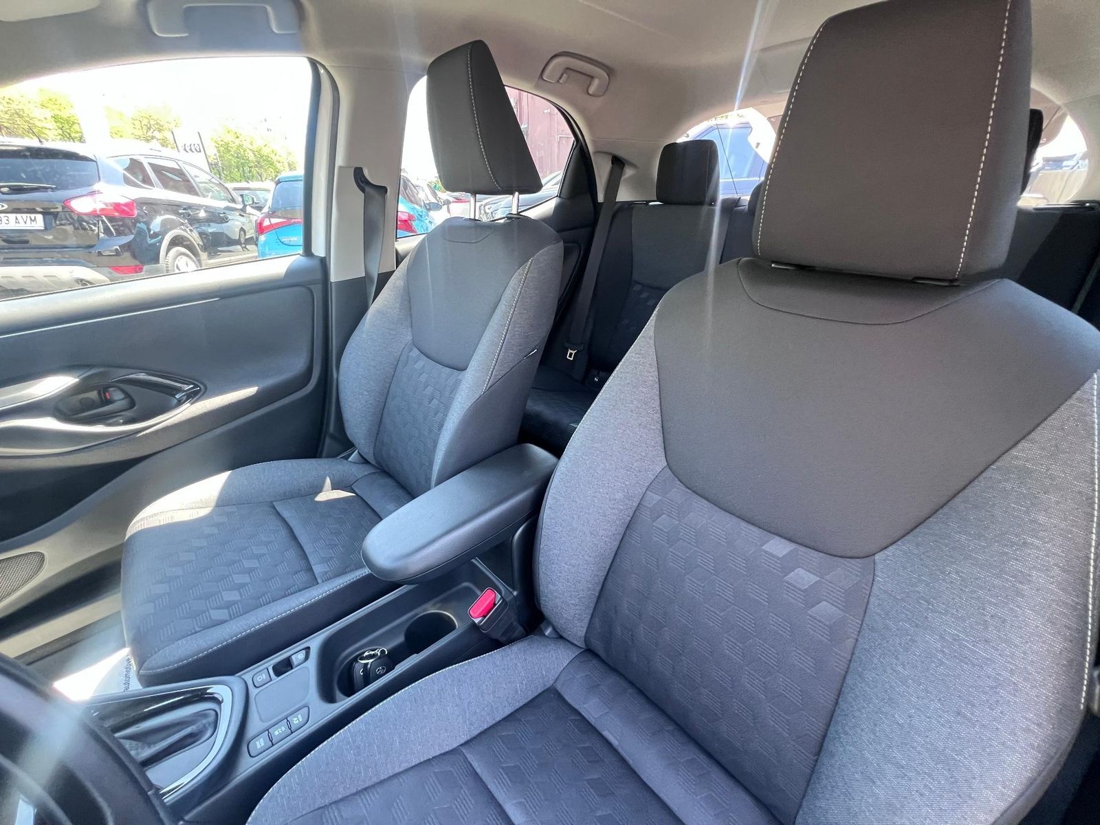 Toyota Yaris 2025 1.5 VVT-i HSD Dynamic - foto 13