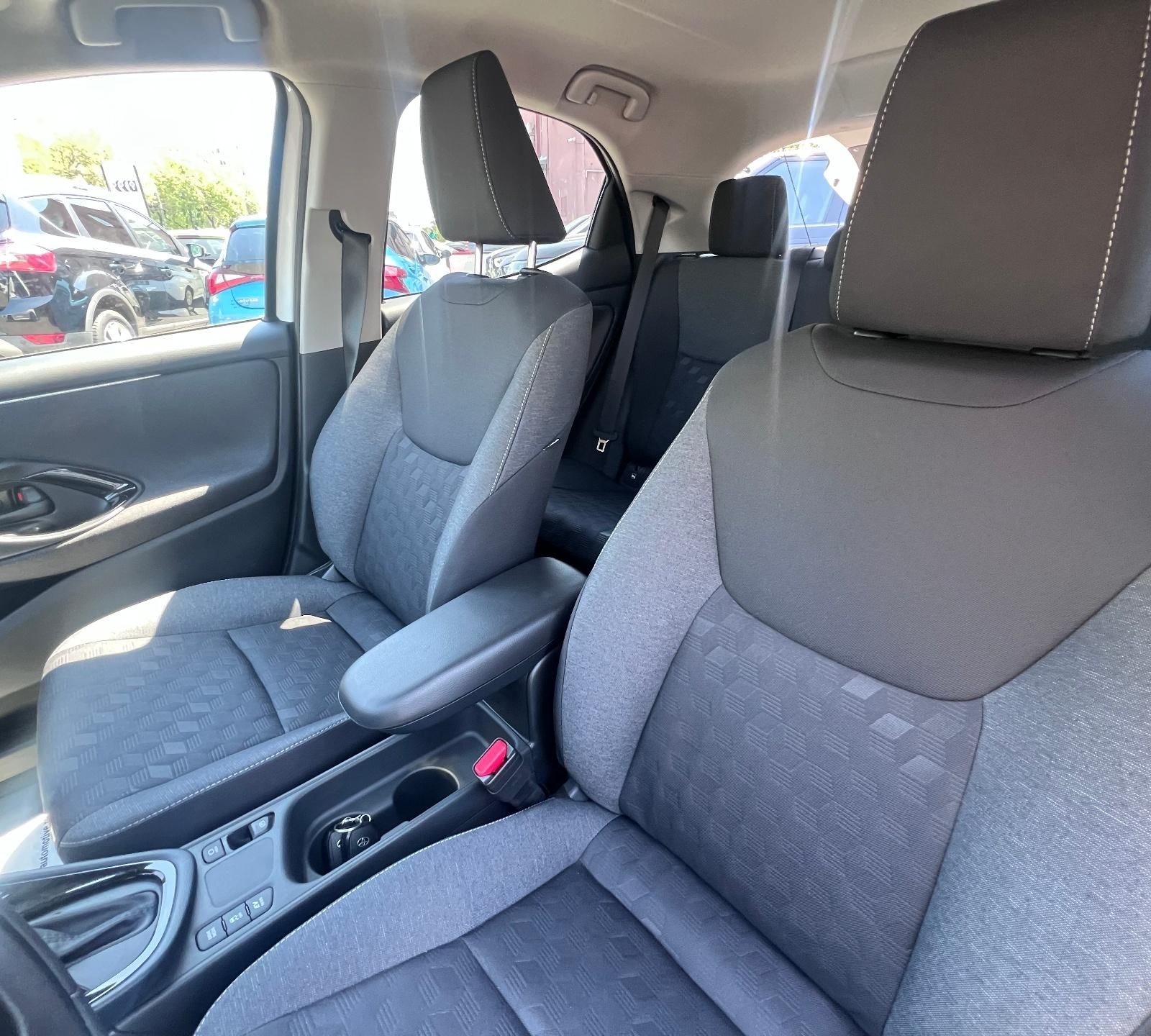 Toyota Yaris Full Hybrid - Primul Proprietar - foto 14