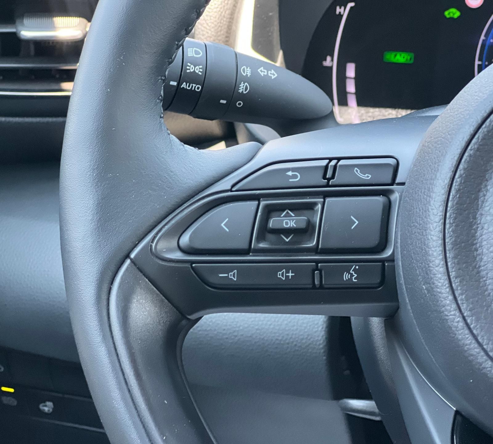 Toyota Yaris Full Hybrid - Primul Proprietar - foto 19