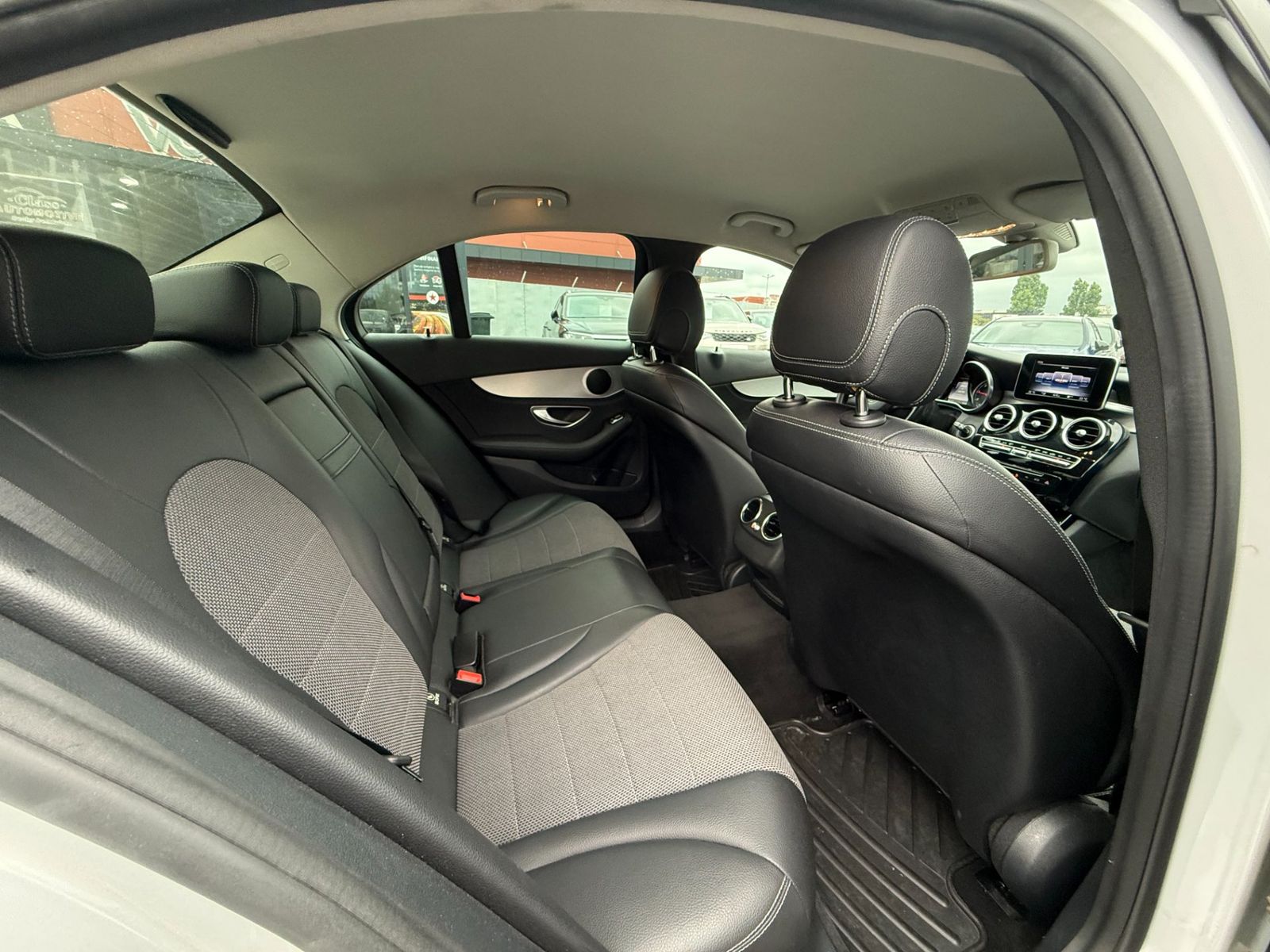 Mercedes-Benz Clasa C 2015 200 BlueTec - foto 16