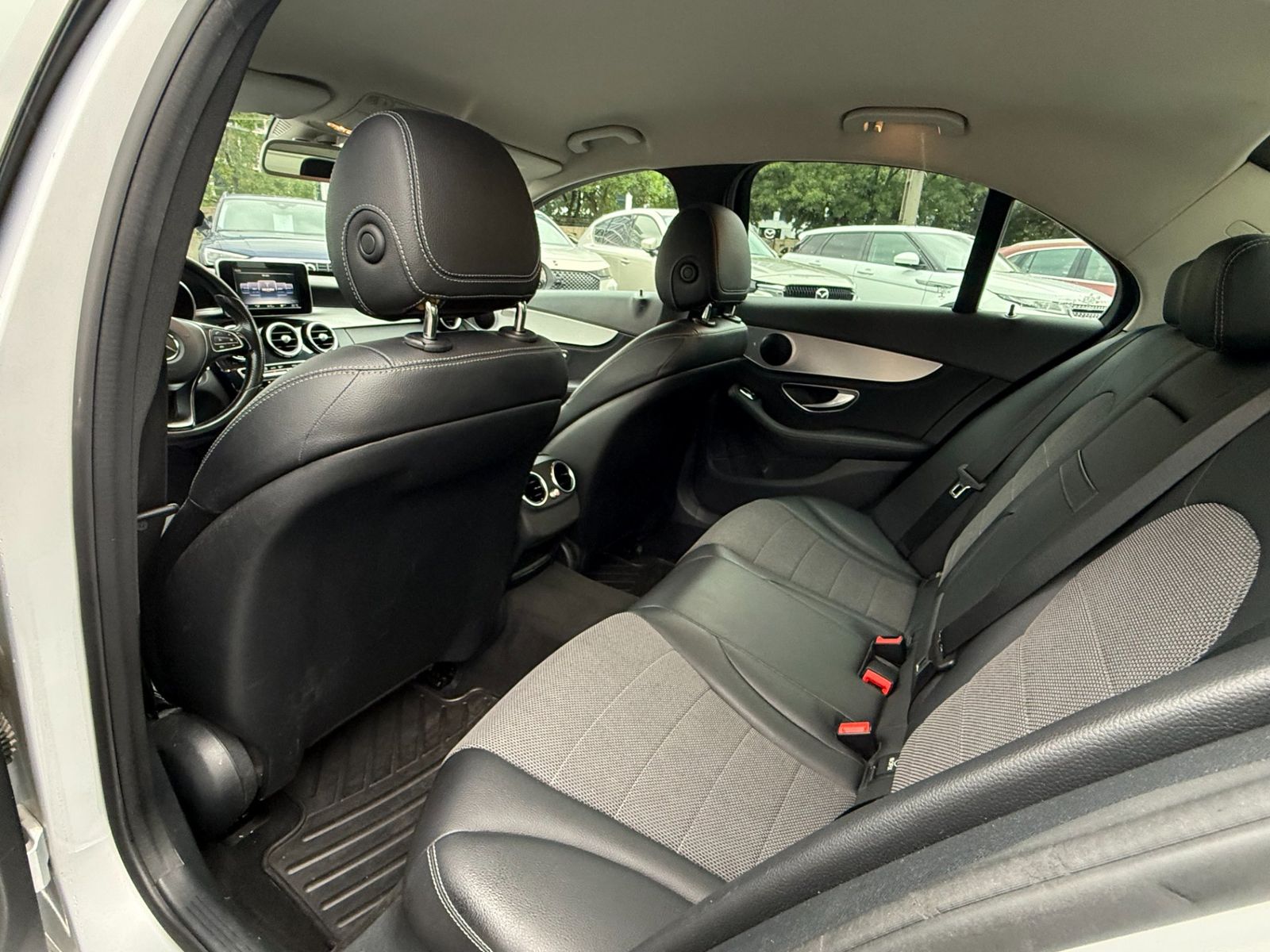 Mercedes-Benz Clasa C 2015 200 BlueTec - foto 9