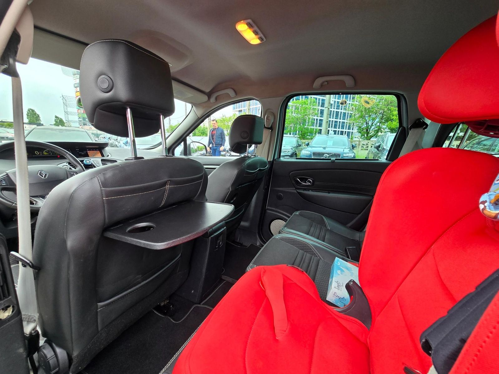 Renault Grand Scenic 2015 - foto 24