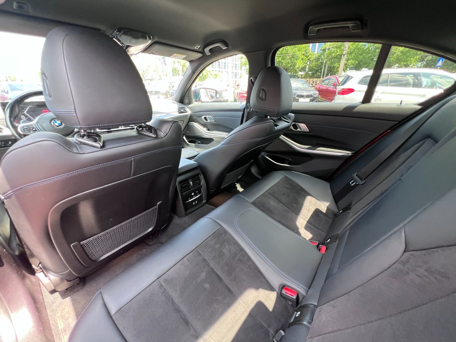 BMW Seria 3 2024 320d xDrive MHEV 190 CP - foto 17