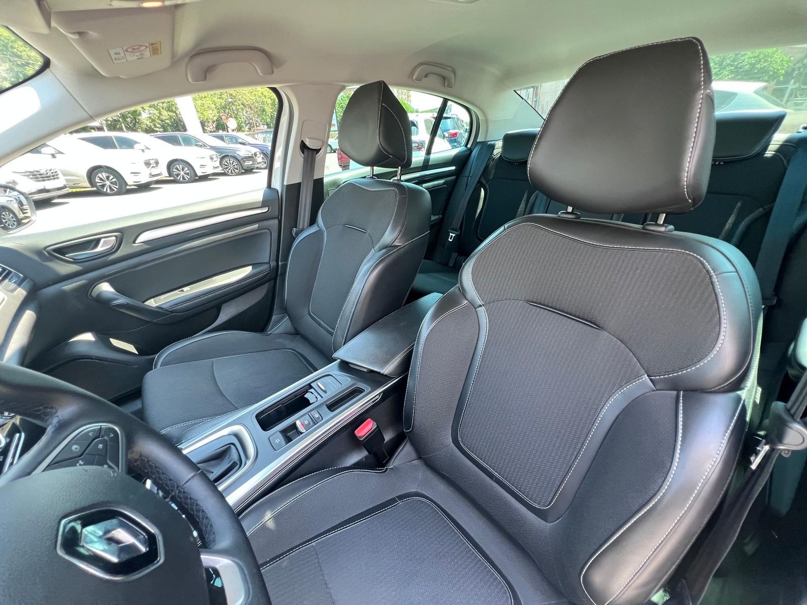 Renault Megane 2023 TCe 140 EDC GPF Techno - foto 4