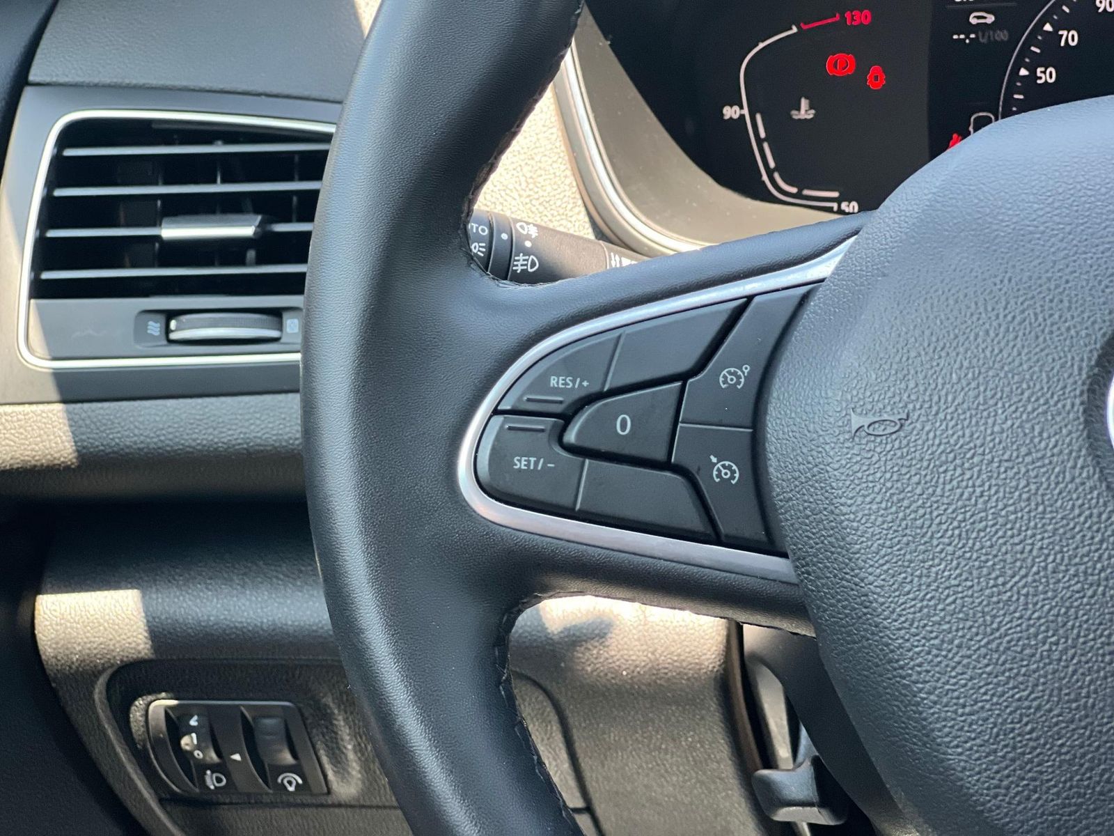 Renault Megane 2023 TCe 140 EDC GPF Techno - foto 17