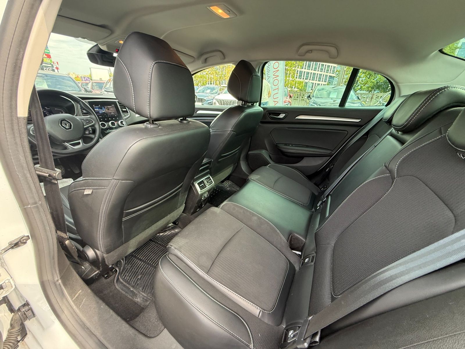 Renault Megane 2023 TCe 140 GPF Techno - foto 8
