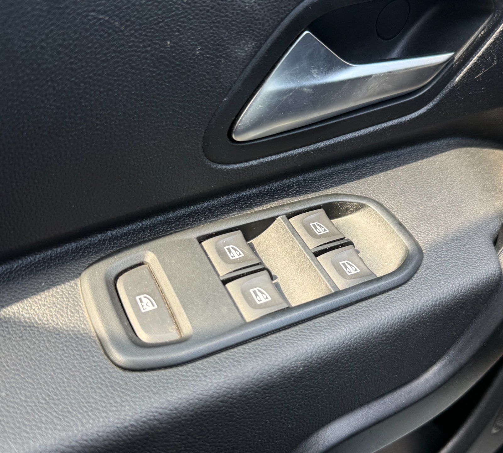 Dacia Duster 2022 - foto 14