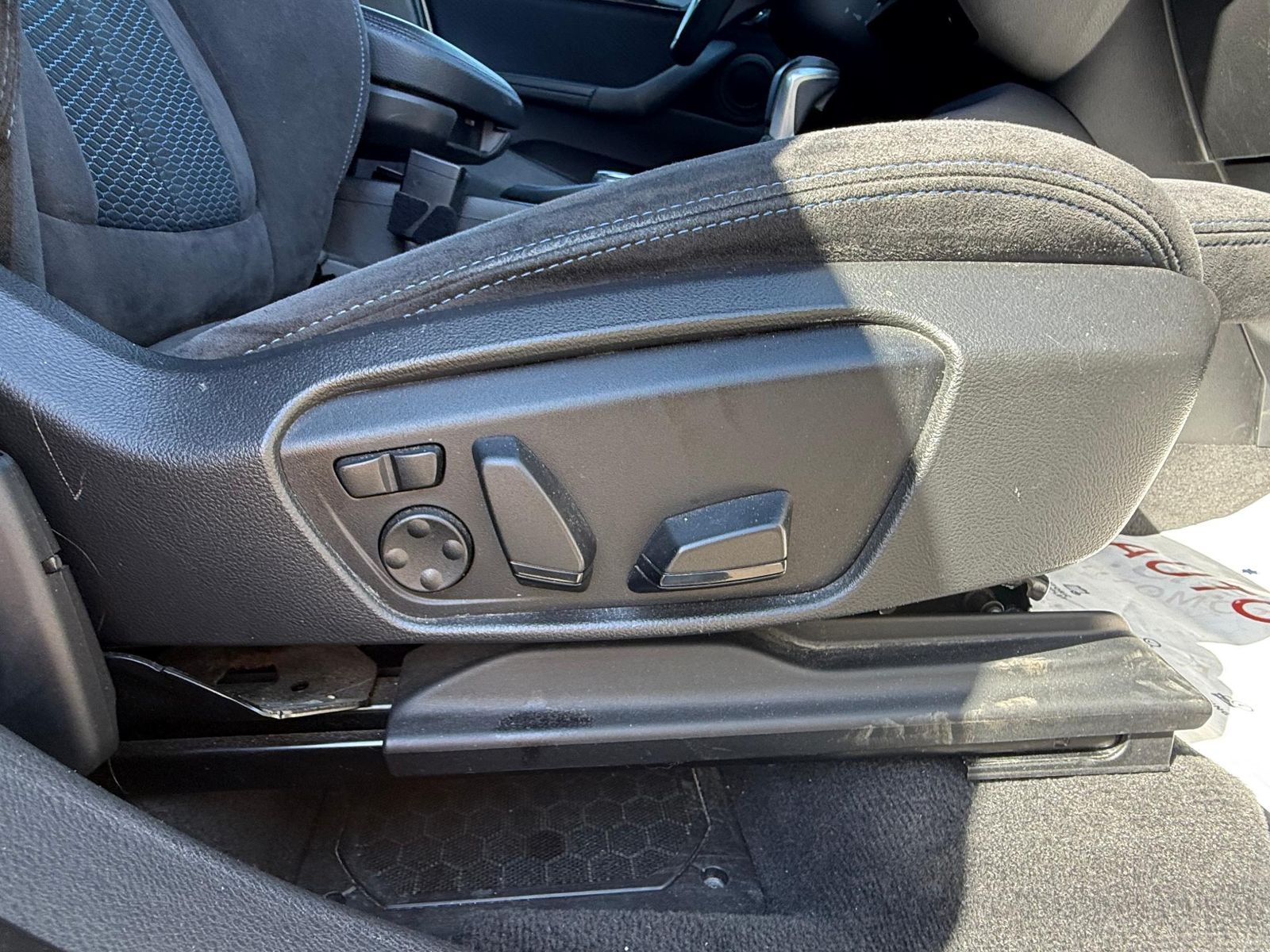 BMW X1 2017 sDrive18d AT - foto 12