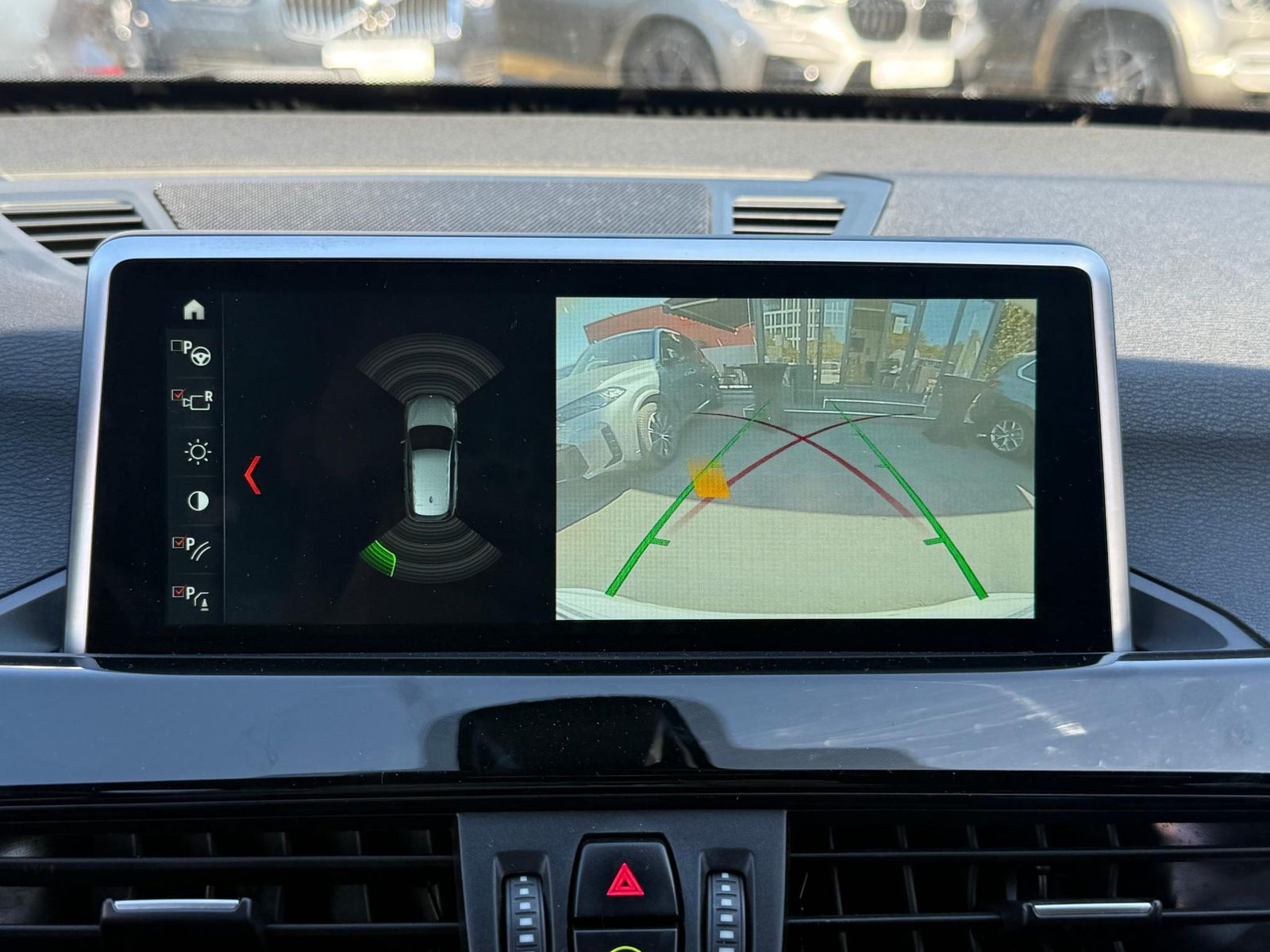 BMW X1 2017 sDrive18d AT - foto 28