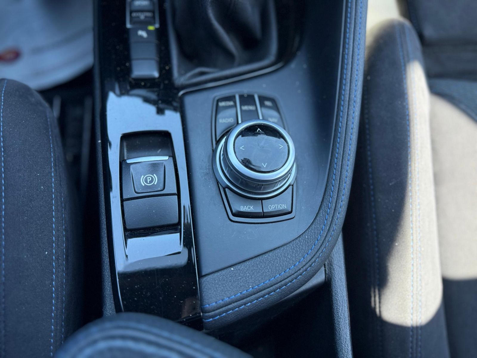BMW X1 2017 sDrive18d AT - foto 33