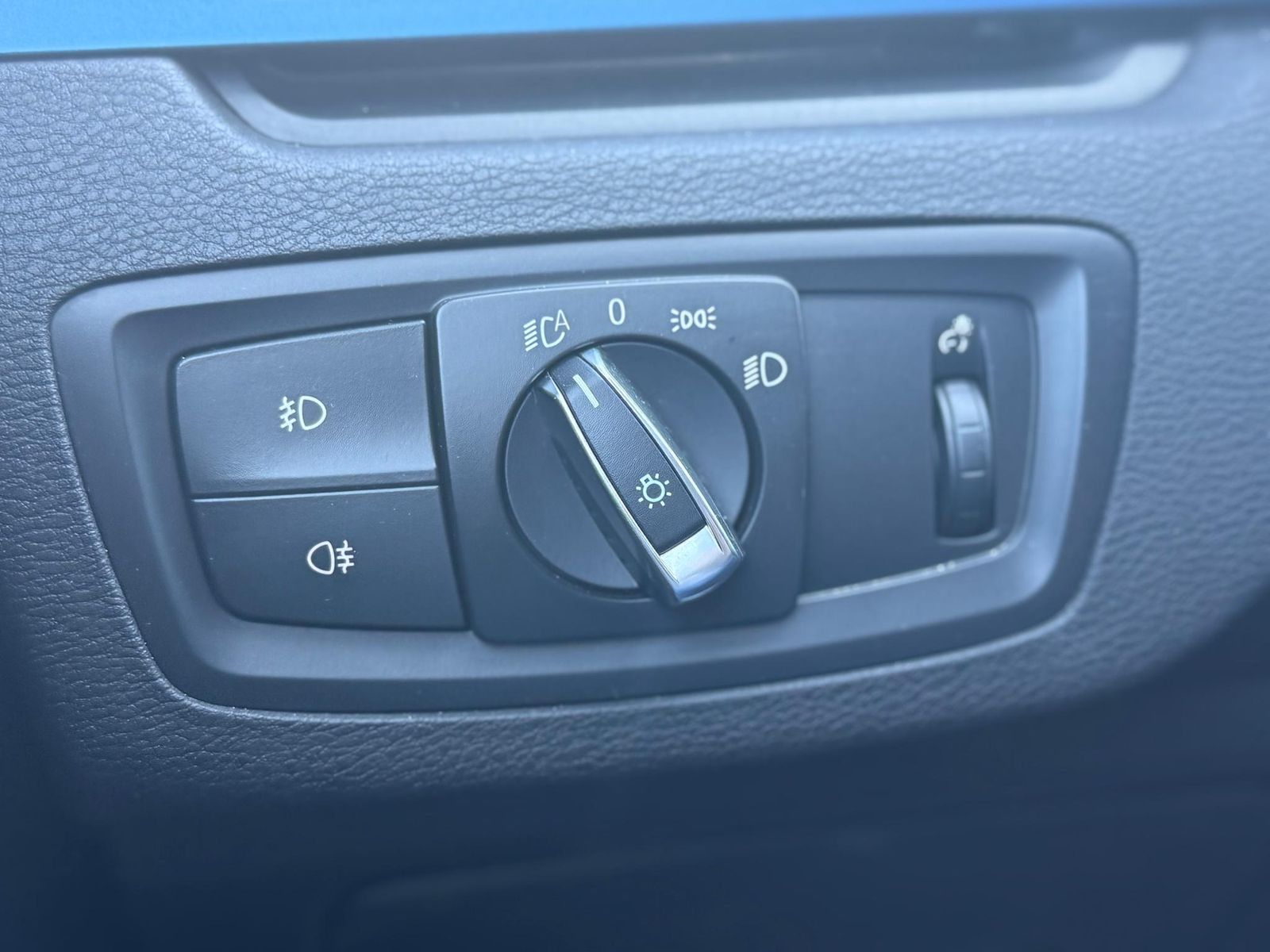 BMW X1 2017 sDrive18d AT - foto 36