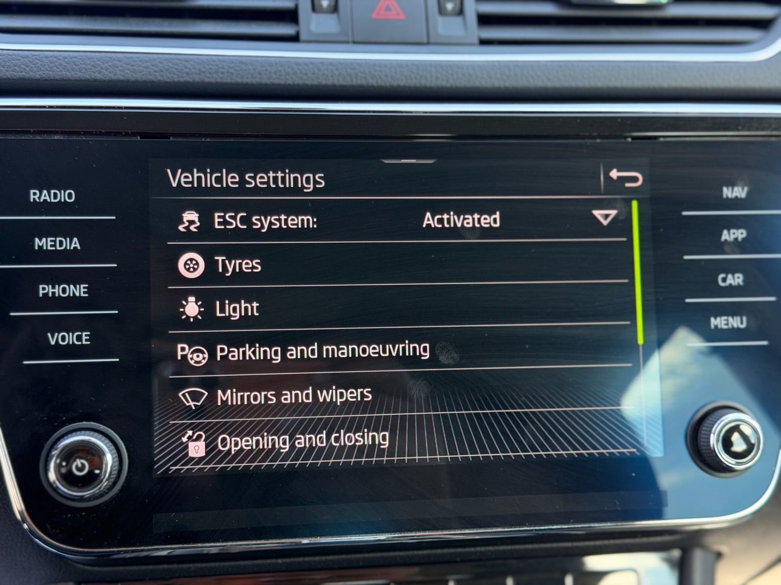 Skoda Superb 2023 2.0 TDI DSG Style - foto 18