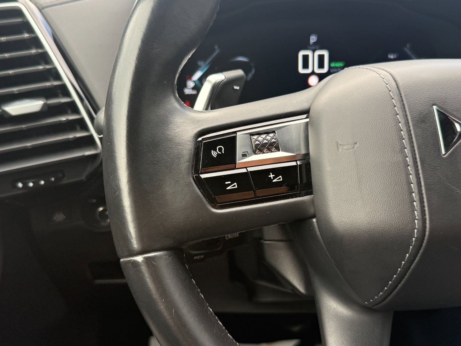DS Automobiles DS7 Crossback 2022 1.6 PHeV FWD 225 EAT8 RIVOLI - foto 23