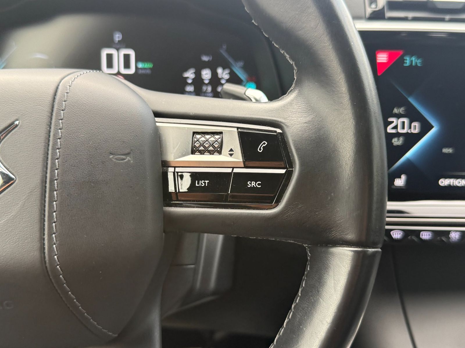 DS Automobiles DS7 Crossback 2022 1.6 PHeV FWD 225 EAT8 RIVOLI - foto 24