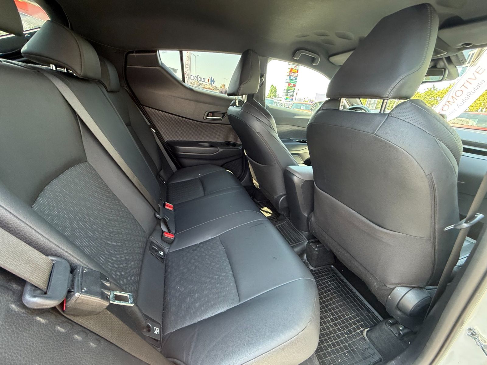 Toyota C-HR 2023 2.0 HSD 184 CP 4x2 CVT Classy Bi-Tone - foto 13