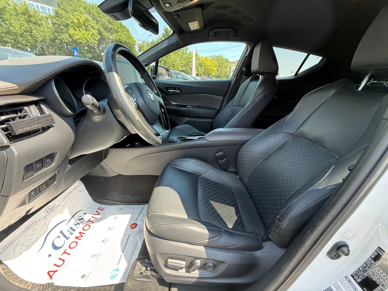 Toyota C-HR 2023 2.0 HSD 184 CP 4x2 CVT Classy Bi-Tone - foto 7
