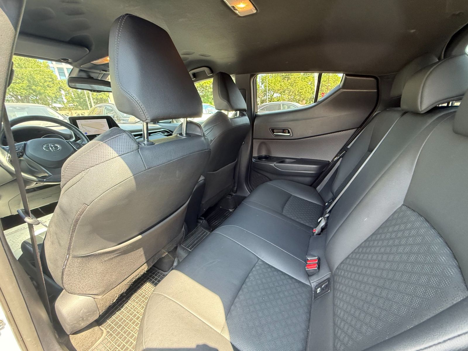 Toyota C-HR 2023 2.0 HSD 184 CP 4x2 CVT Classy Bi-Tone - foto 14