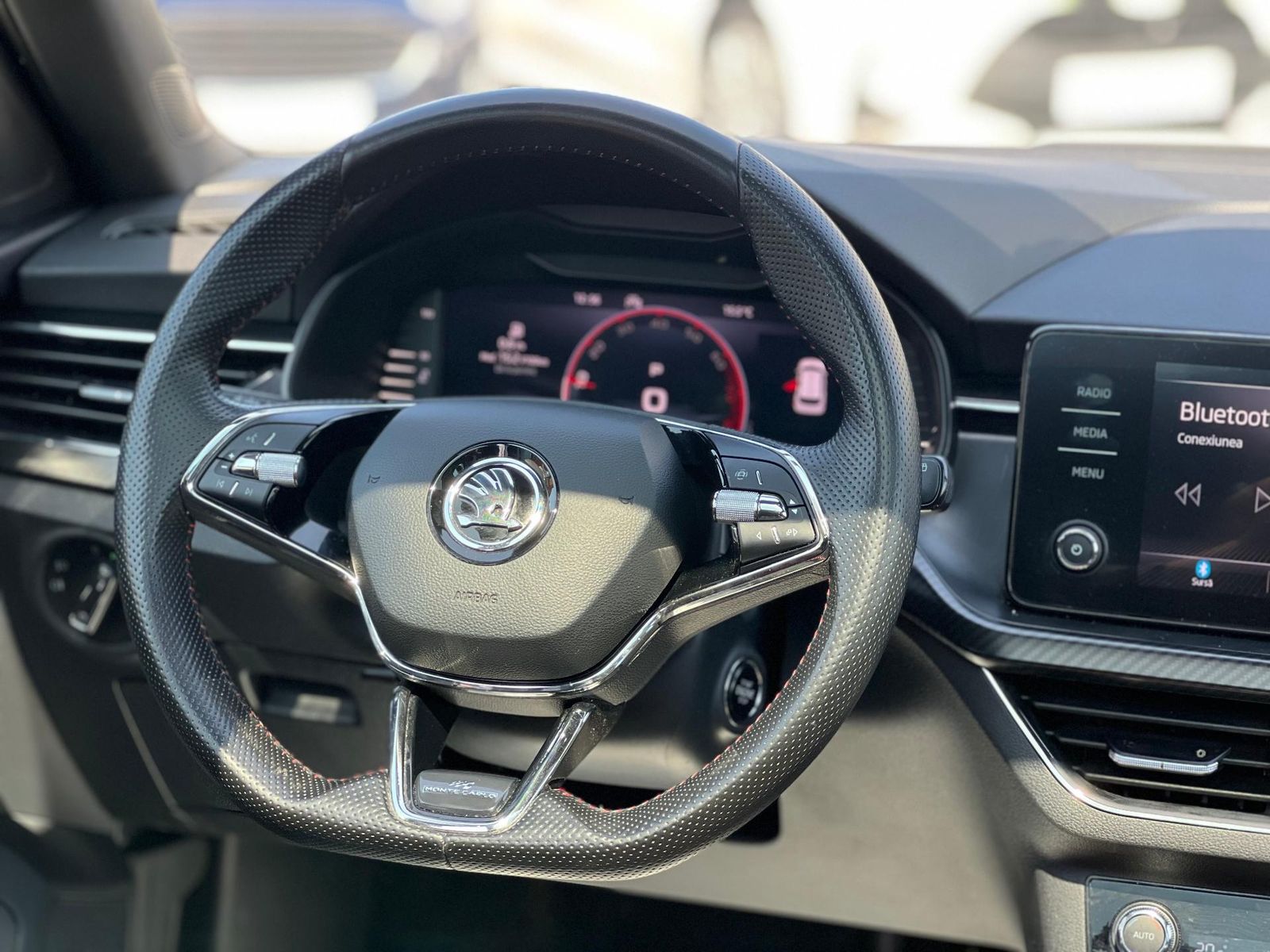 Skoda Kamiq Monte Carlo 1.5 TSI 150 CP - automat - - foto 14