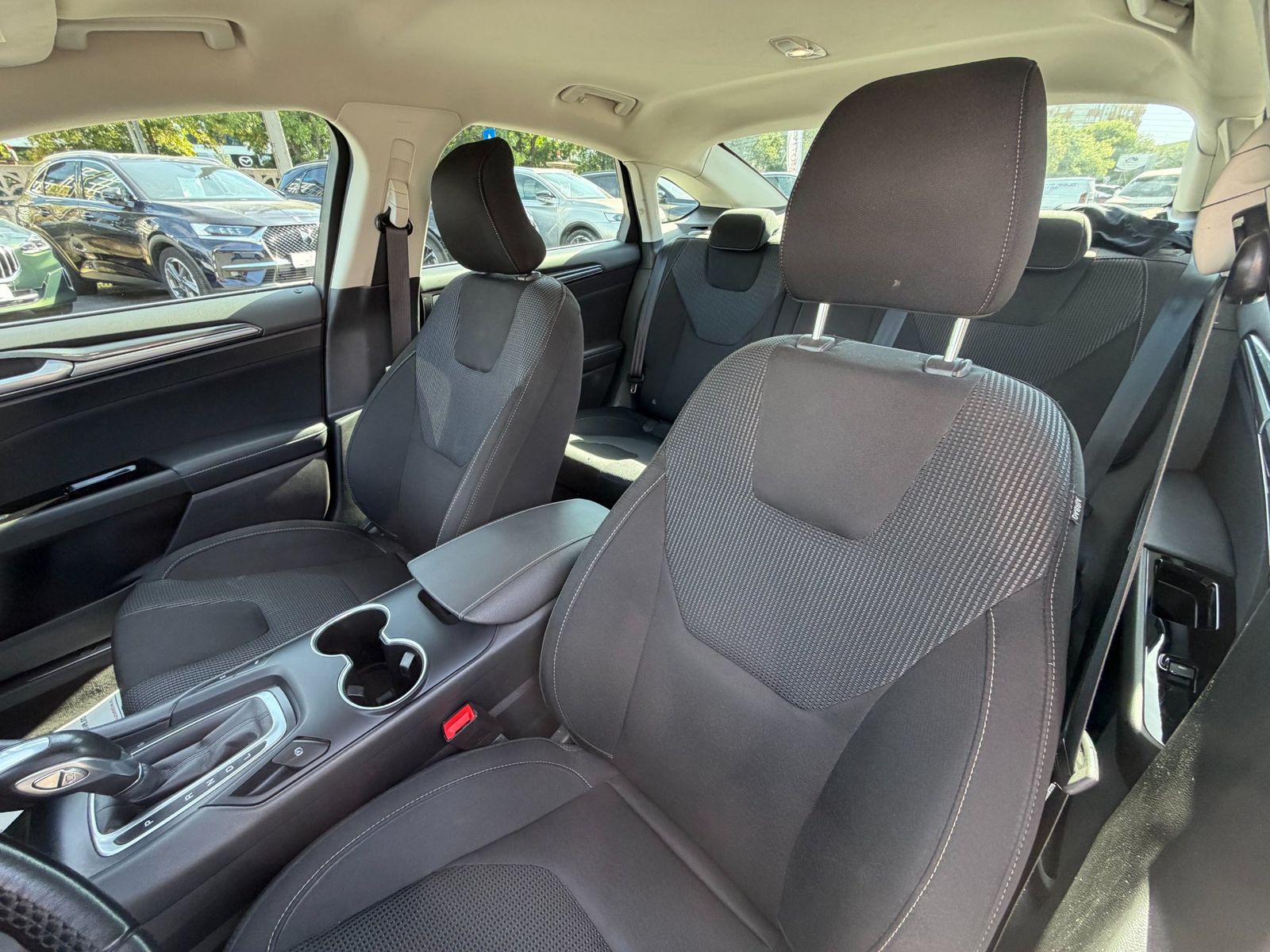 Ford Mondeo 2022 Hybrid Titanium 2.0 HEV eCVT - foto 15
