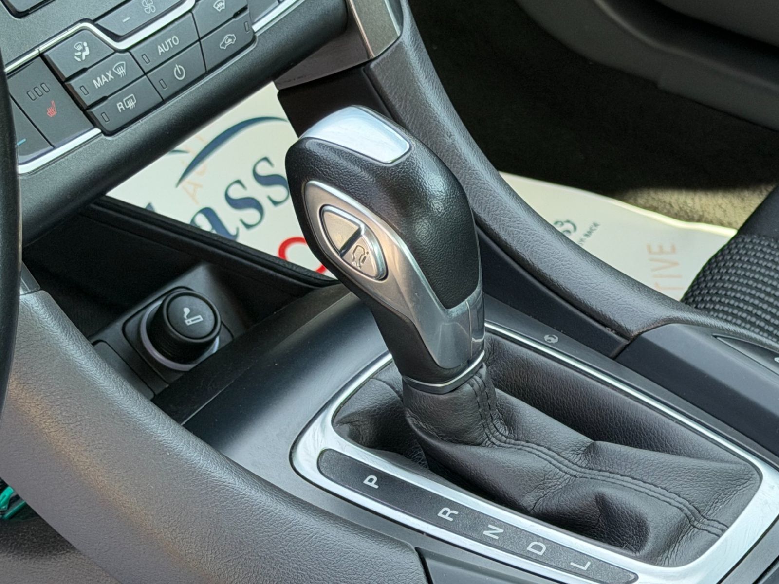 Ford Mondeo 2022 Hybrid Titanium 2.0 HEV eCVT - foto 13