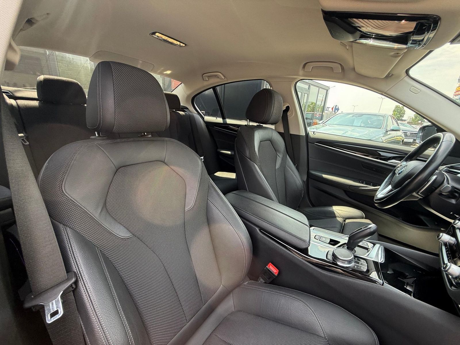 BMW Seria 5 2019 2.0 Diesel 520D Sport Line 190 CP - foto 23