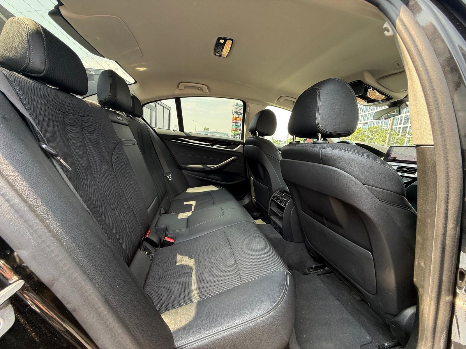 BMW Seria 5 2019 2.0 Diesel 520D Sport Line 190 CP - foto 25