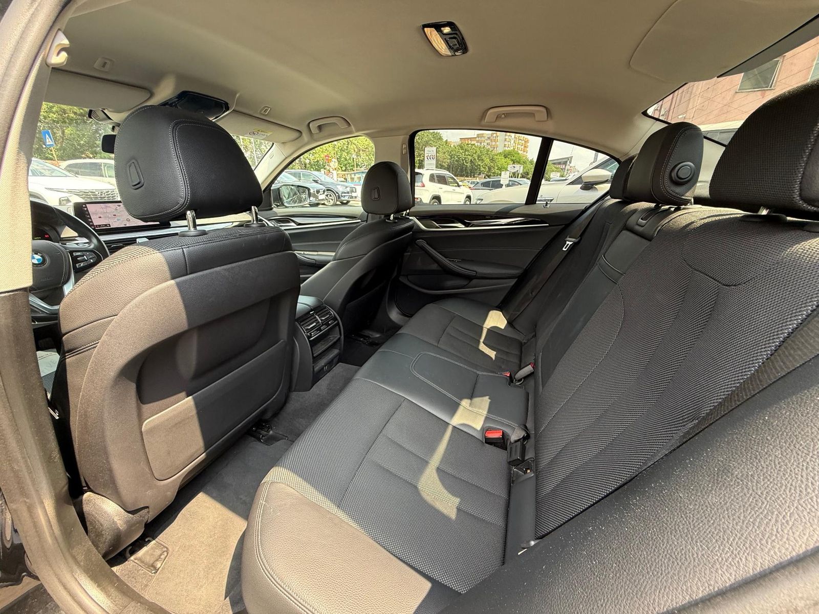 BMW Seria 5 2019 2.0 Diesel 520D Sport Line 190 CP - foto 26