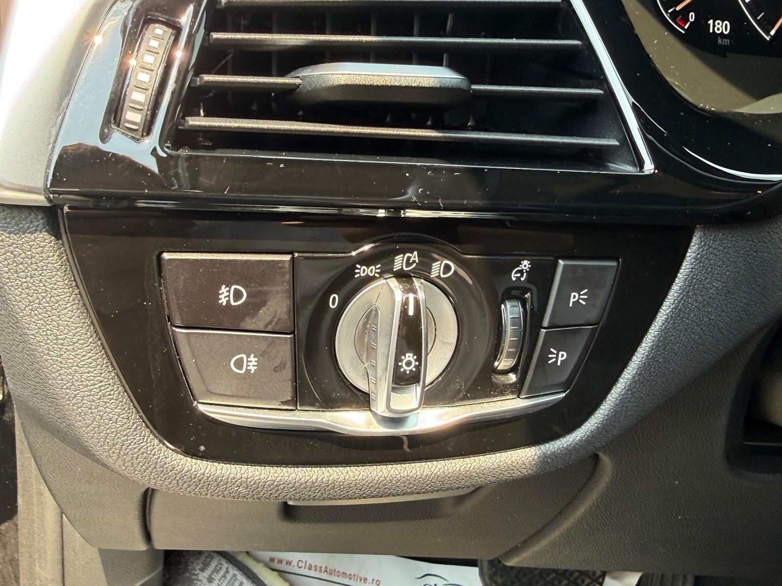 BMW Seria 5 2019 2.0 Diesel 520D Sport Line 190 CP - foto 33