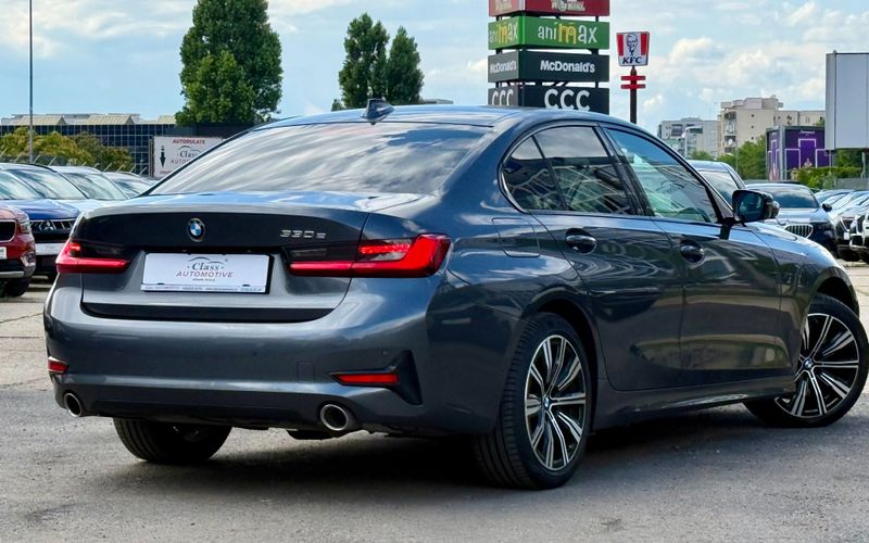 BMW Seria 3 2022 330e AT PHEV - foto 4
