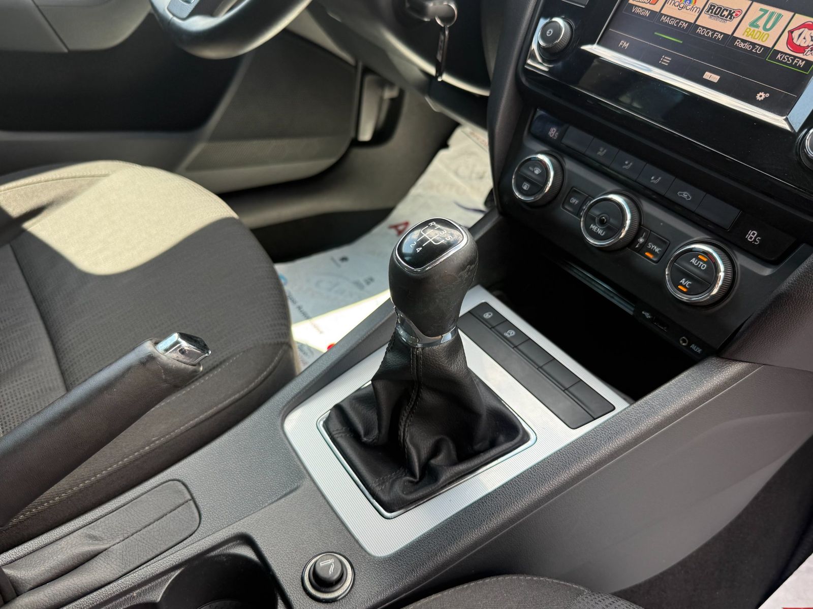 Skoda Octavia 2015 - foto 19