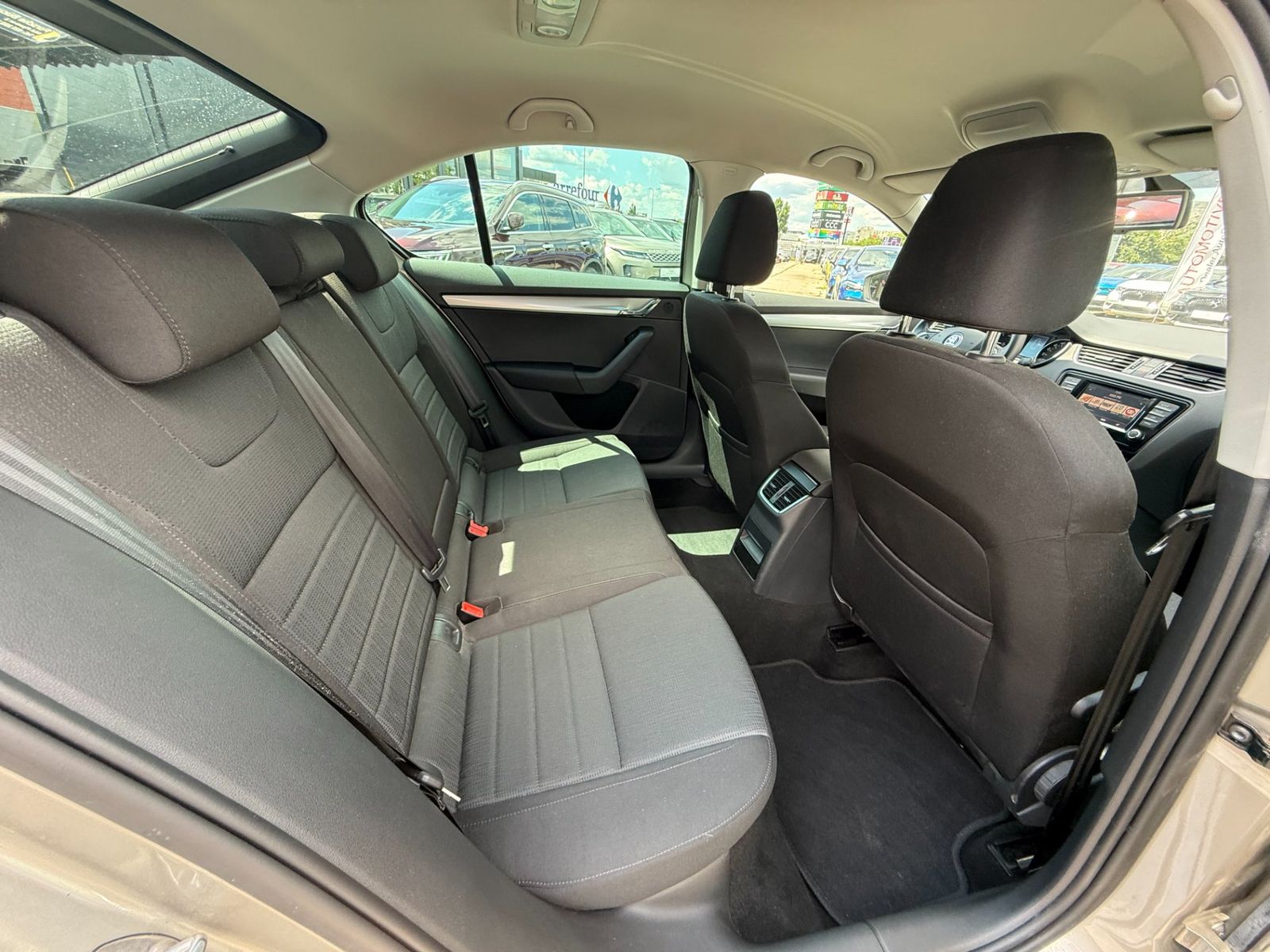 Skoda Octavia 2015 - foto 16