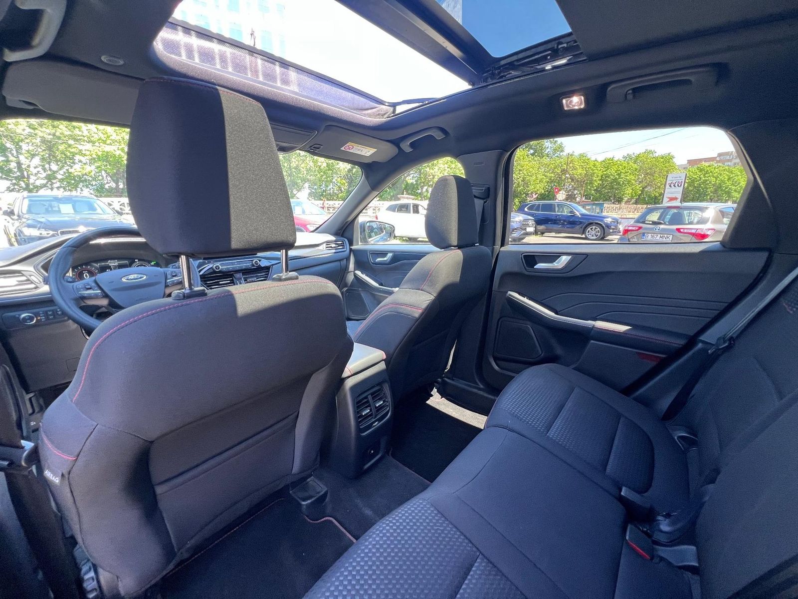 Ford Kuga 2.5 Duratec Hybrid FHEV, AWD ST Line - 2023 - foto 15
