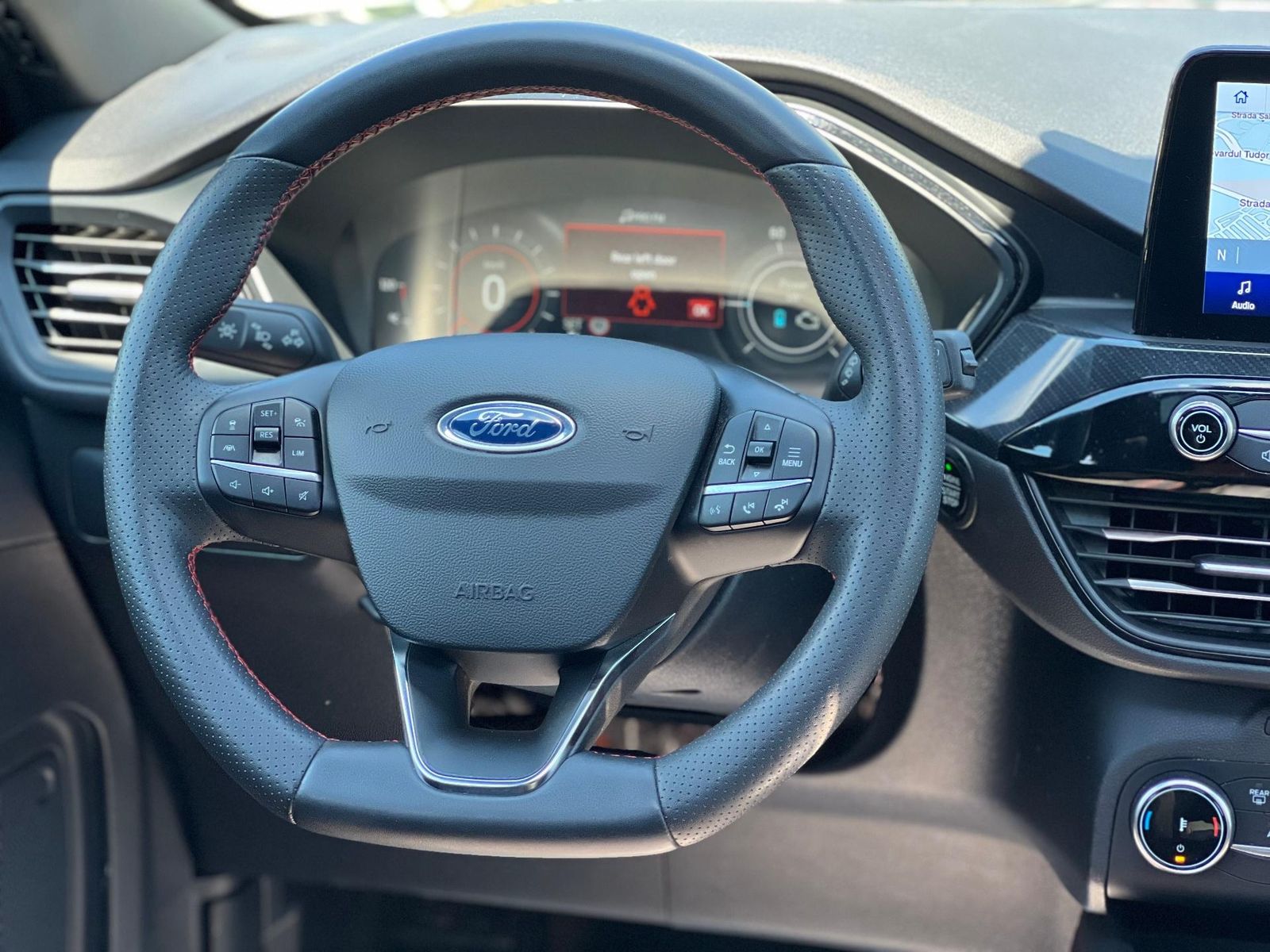 Ford Kuga 2.5 Duratec Hybrid FHEV, AWD ST Line - 2023 - foto 16