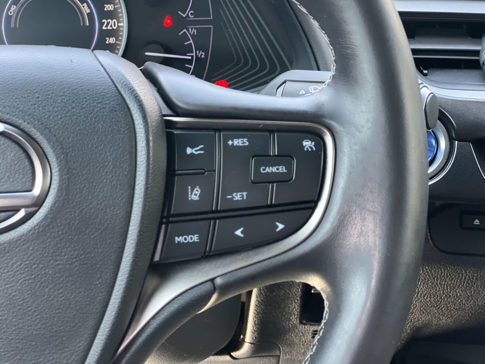 Lexus UX 2019 250h - foto 14