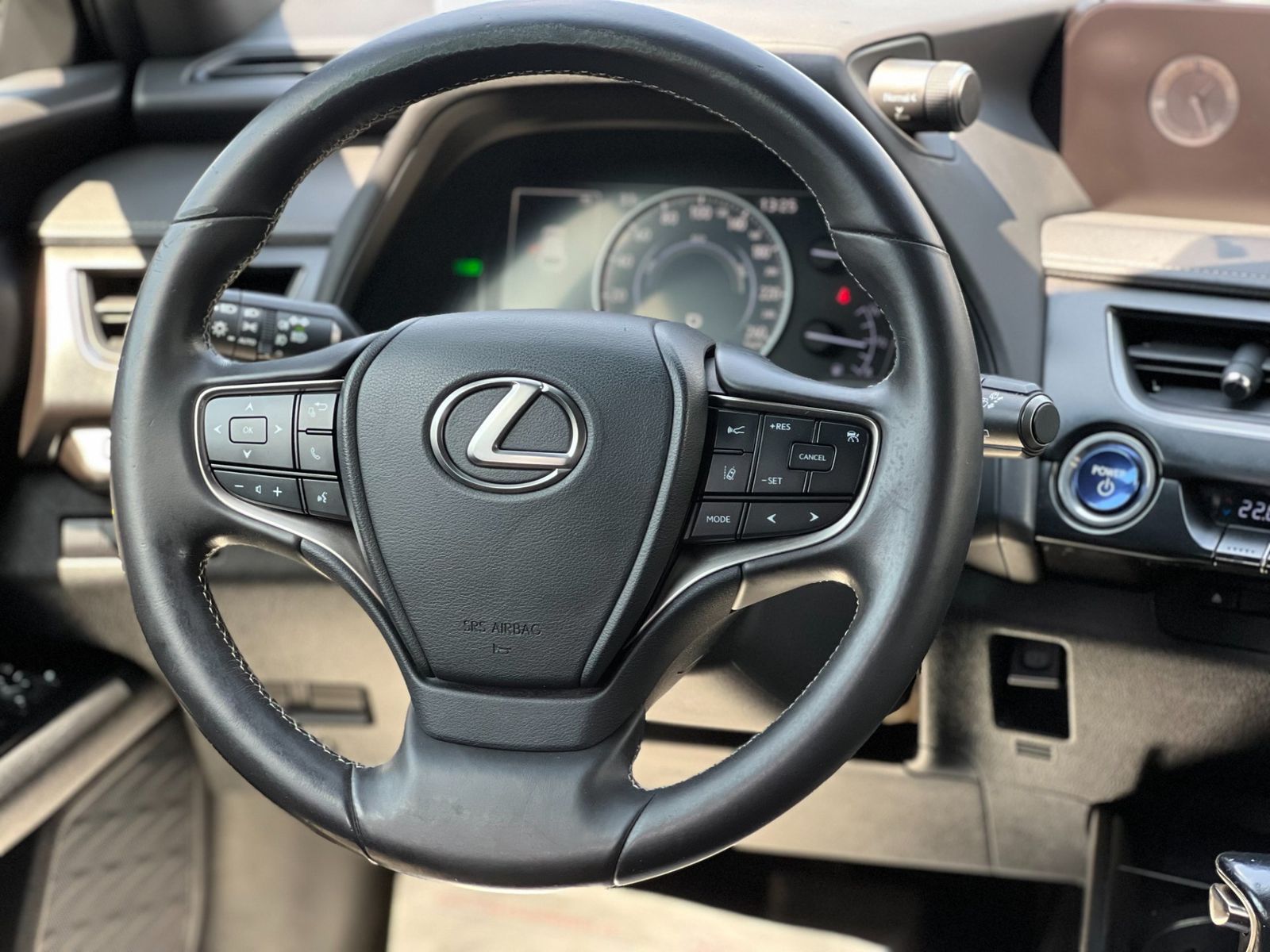 Lexus UX 2019 250h - foto 13