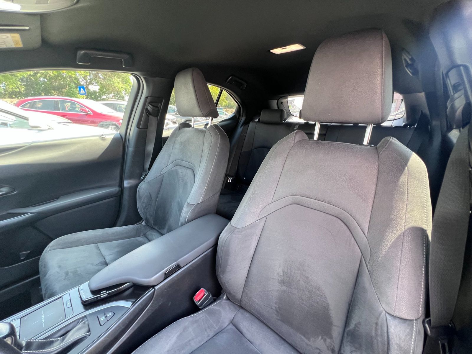 Lexus UX 2019 250h - foto 10