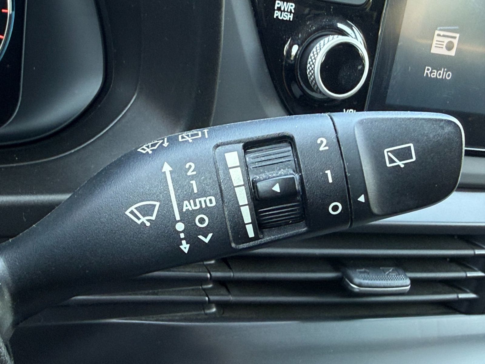 Hyundai BAYON 2021 1.0 T-GDI M-Hybrid 100 CP 7DCT Led Line - foto 28